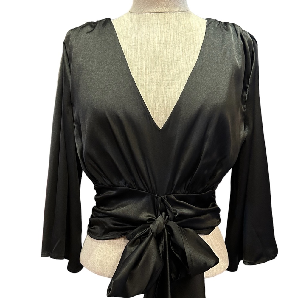Black Wide Sleeve Satin Front Wrap Top NWT Size Small - Picture 3 of 7